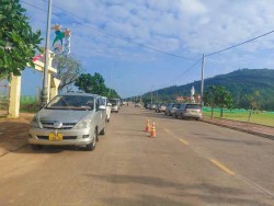 Trung tâm Đăng kiểm xe cơ giới 76-01S tổ chức kiểm định  ngoài dây chuyền tại đặc khu Lý Sơn